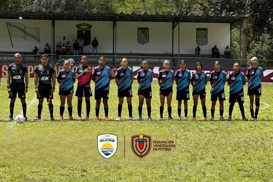Equipo de AFES Sucre en Campo Liga de Desarrollo Femenina FVF